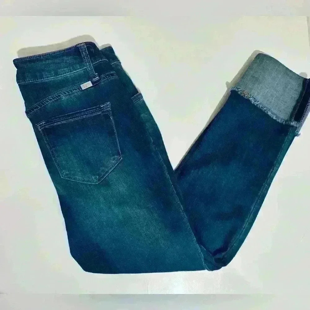 1822 The “Taylor” Jeans, Women’s Size 6, Distressed 3.5” cuffed, dark wash NWOT - Picture 6 of 16